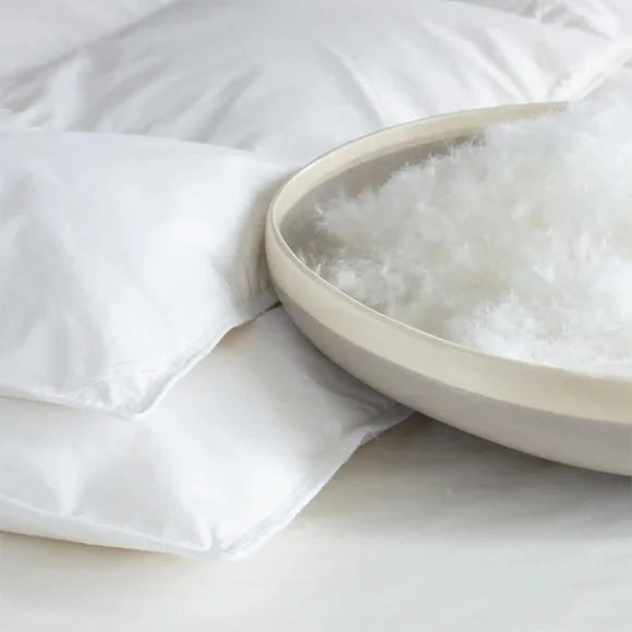 QUINCE Premium Down Comforter King/Cal King 5037 - Picture 4 of 9